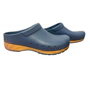 Women’s Dansko Kane molded blue Clogs Size 41 EUC IN BOX MSRP $89